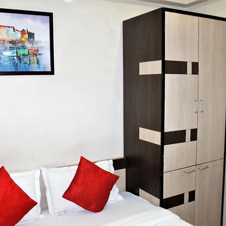 Reliable Inn Calcutta Exterior foto