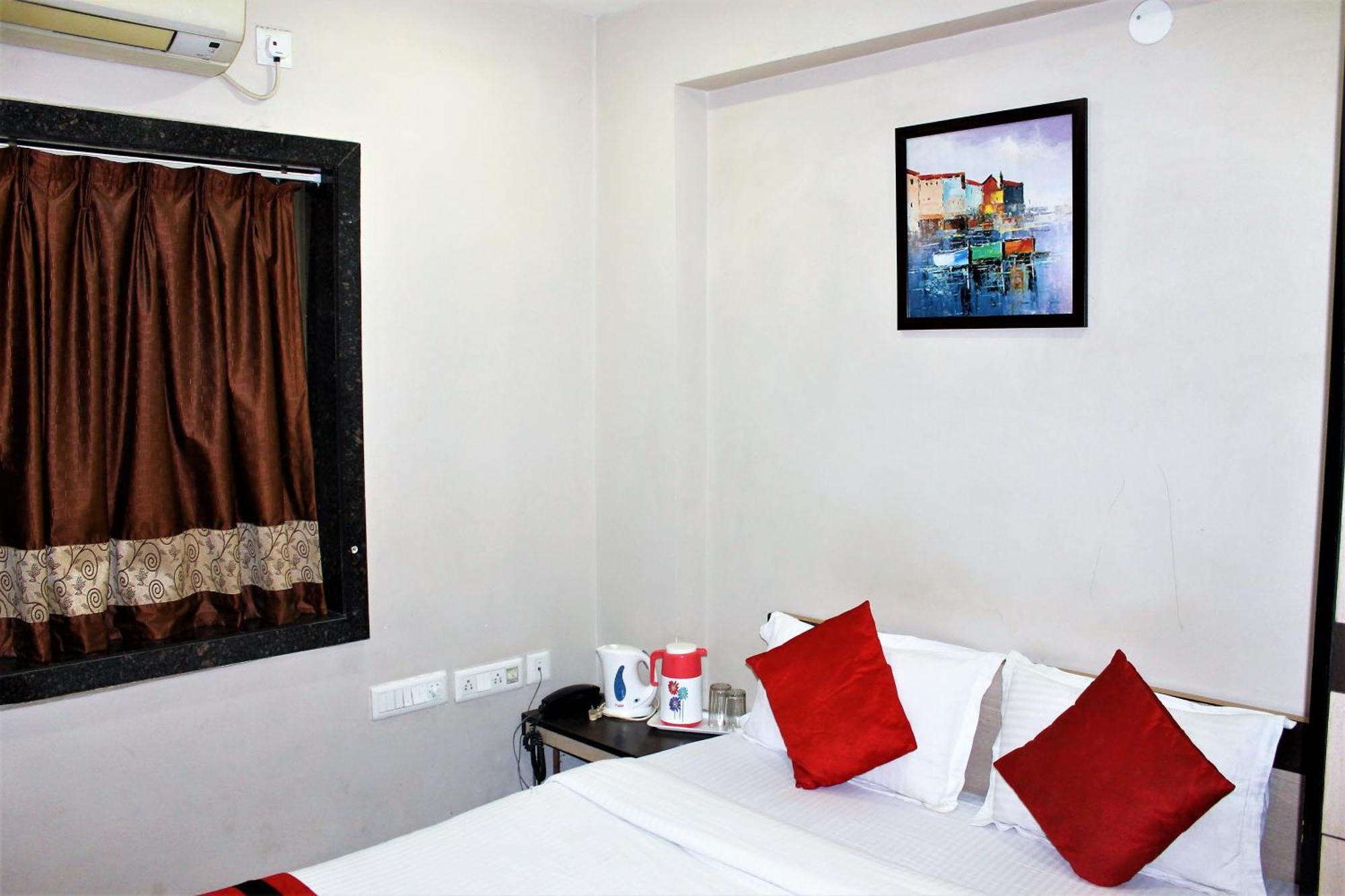 Reliable Inn Calcutta Exterior foto