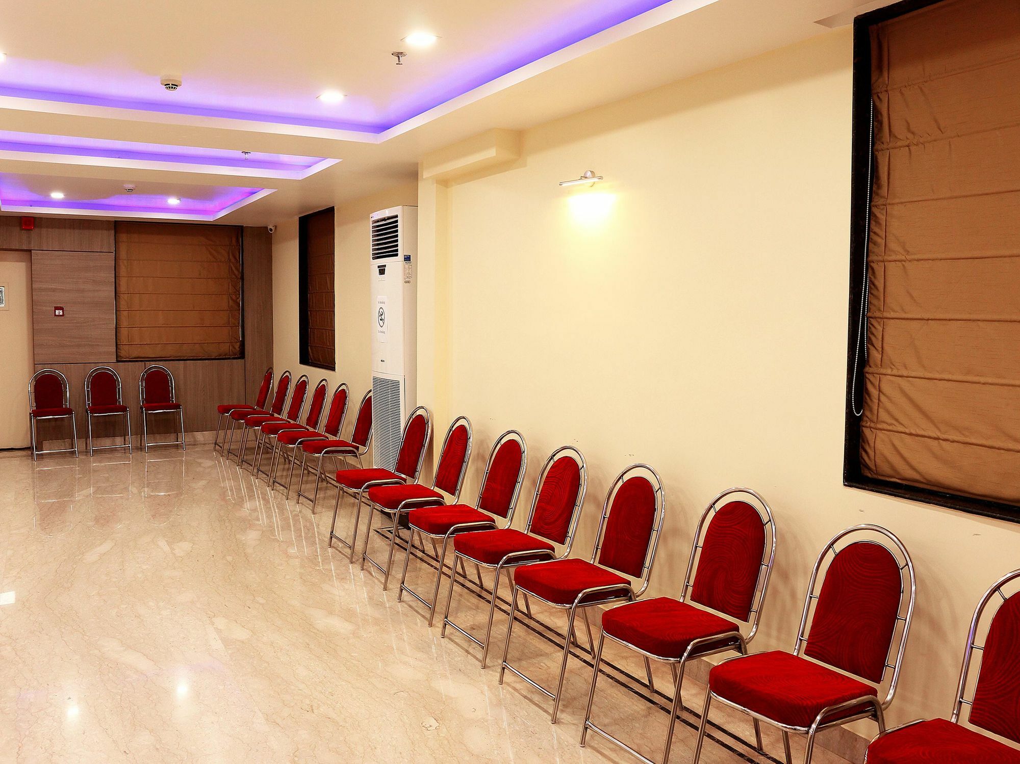 Reliable Inn Calcutta Exterior foto